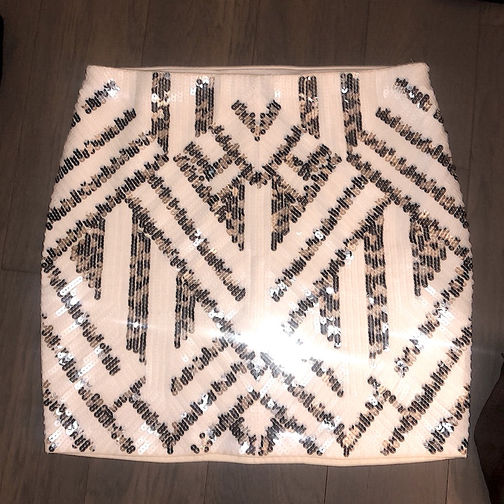 Express sequined mini skirt in white, black & silver, fully-lined interior